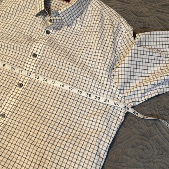 UNTUCKIT Button Down Shirt. Size XL - Picture 7 of 9